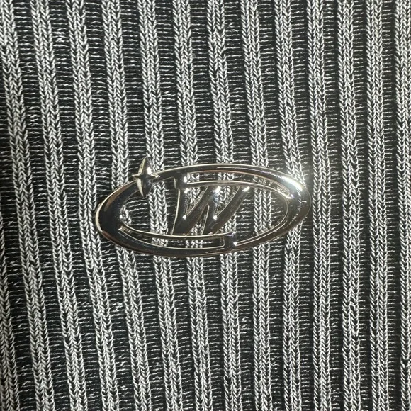 White and Gray Ribbed Sleeveless Tank Top - Picture 3 of 6